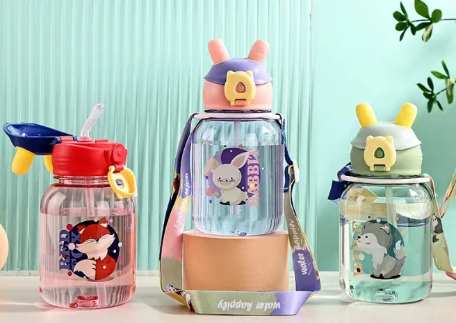 Botella de agua de plástico para niños de 600 ml modelo 2319
