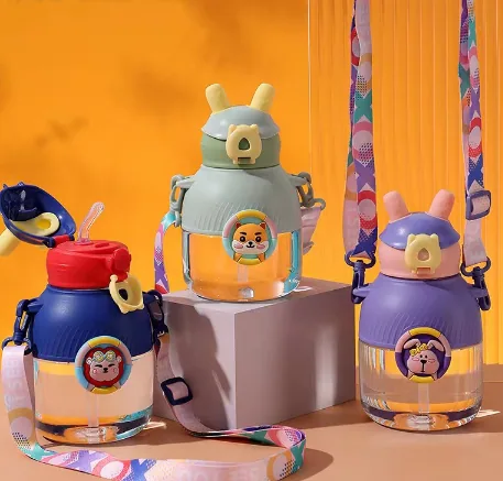 Botella de agua de plástico para niños de 550 ml modelo 2317