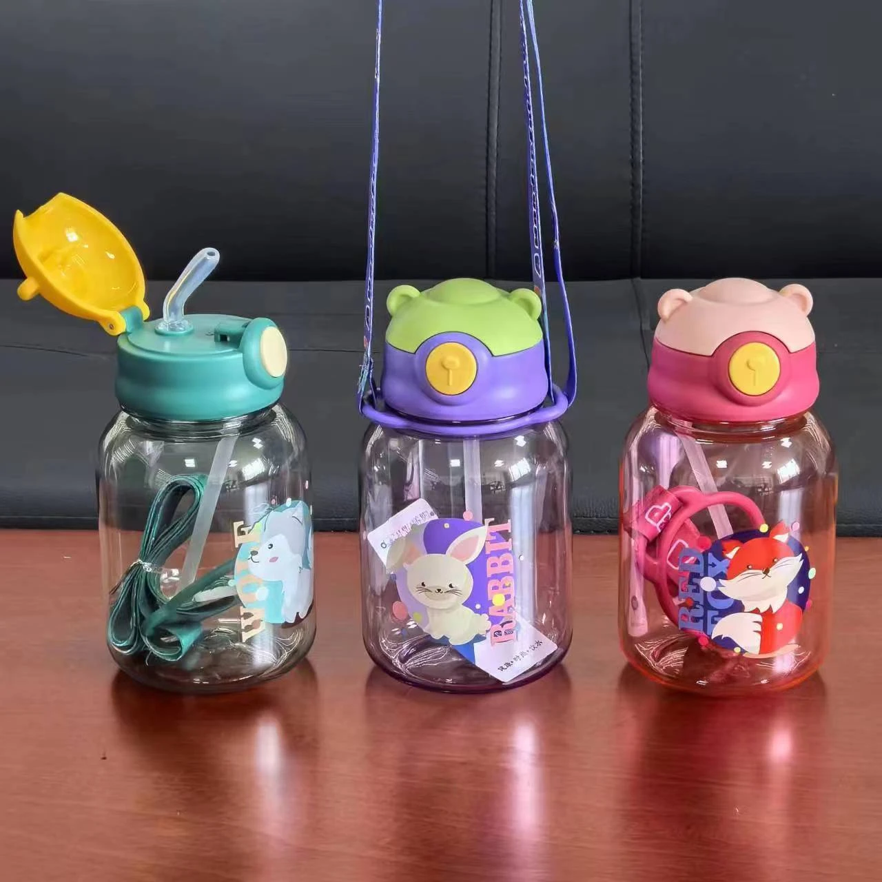 Botella de agua de plástico para niños de 600 ml modelo 2487